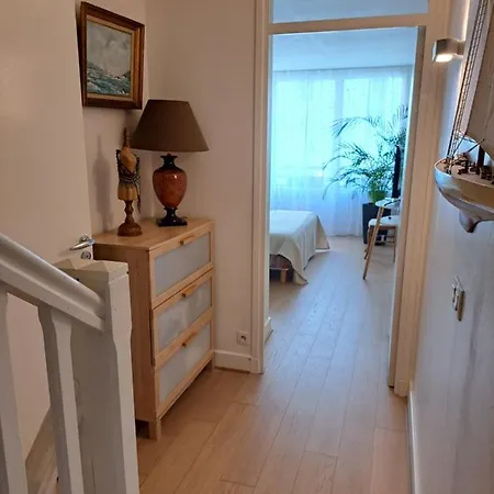 Guest In Loft House In Nation Bed & Breakfast Paris